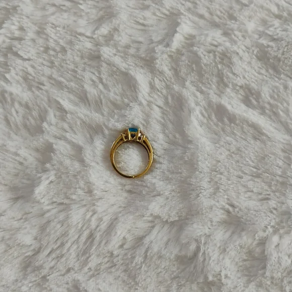 10k Gold Blue Topaz And Diamond Ring - Picture 5 of 8